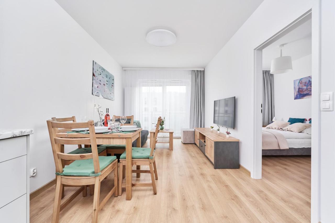 Apartment Wichrowa With Free Garage Wroclaw By Noclegi Renters Exterior photo