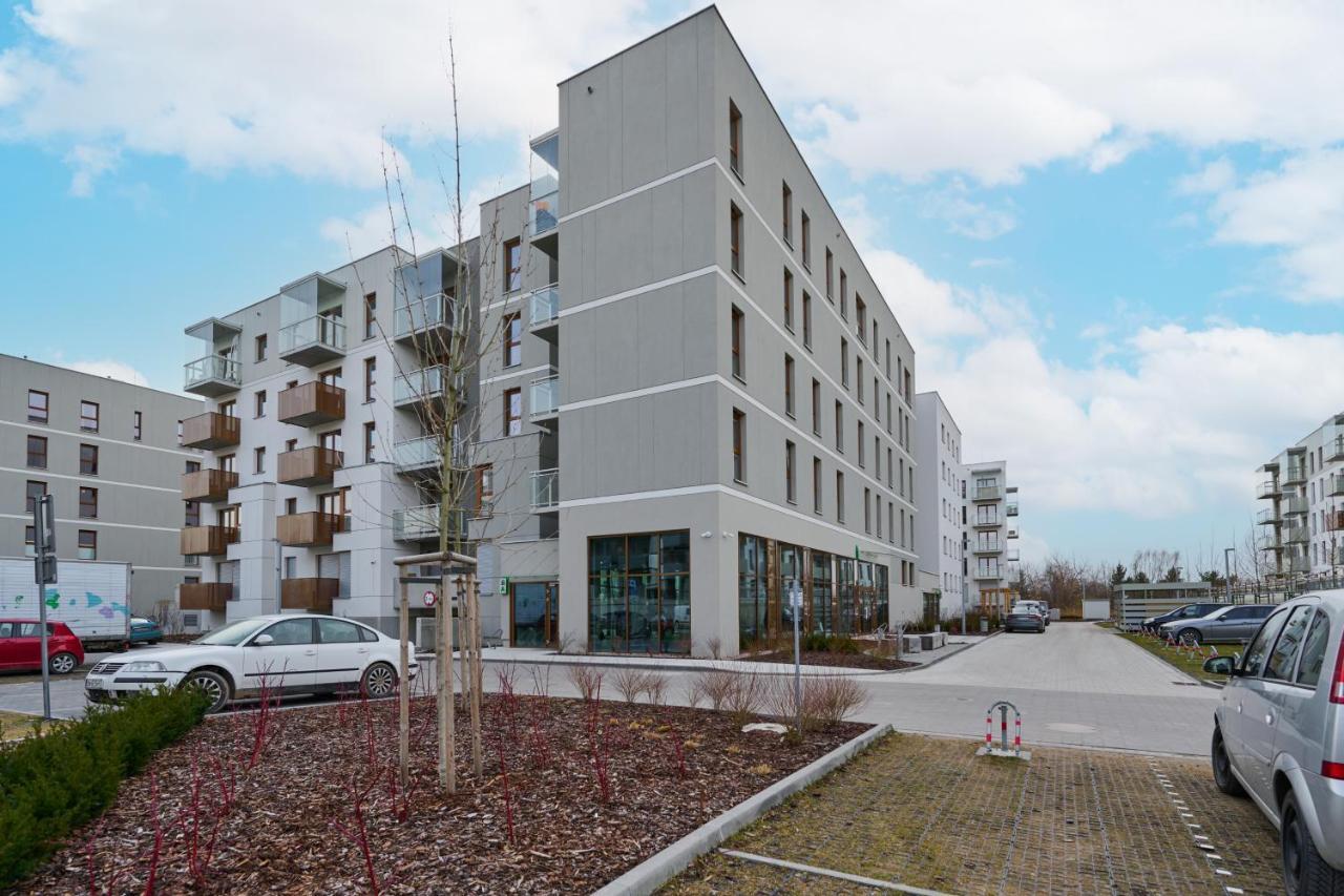 Apartment Wichrowa With Free Garage Wroclaw By Noclegi Renters Exterior photo