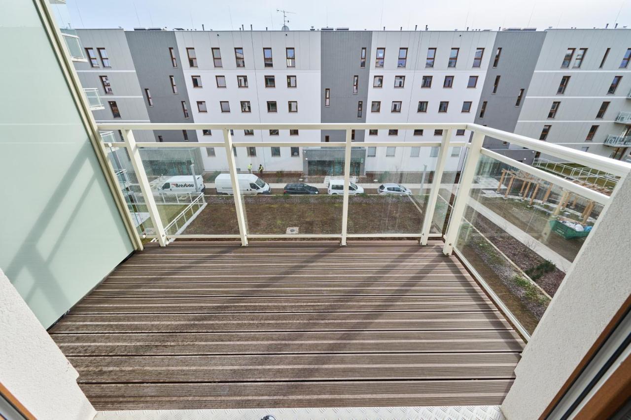 Apartment Wichrowa With Free Garage Wroclaw By Noclegi Renters Exterior photo
